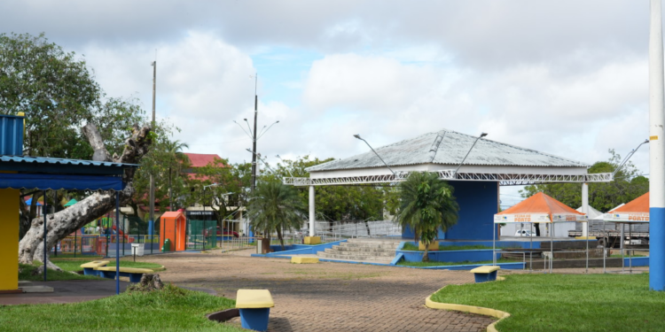 Praça Aluízio Ferreira é opção de lazer para famílias