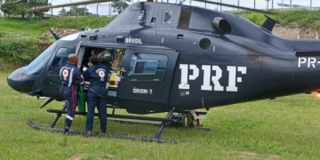 Vítima de colisão frontal entre motos é resgatada de helicóptero em Bom Jardim