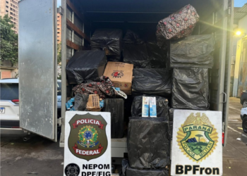 PF e PM/PR apreendem cerca de 75 mil maços de cigarros