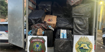 PF e PM/PR apreendem cerca de 75 mil maços de cigarros