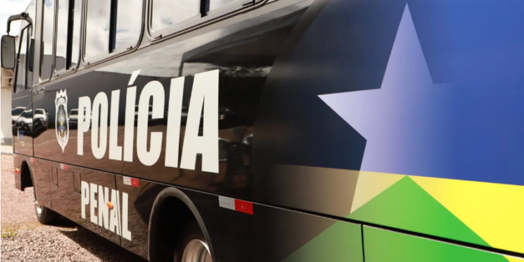 Governo de RO amplia estrutura e atuação da Polícia Penal do estado com entrega de micro-ônibus, em Porto Velho