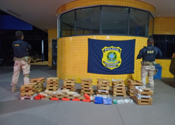 PRF apreende drogas e recupera veículo roubado durante a Operação Fronteira em Barra do Garças (MT)