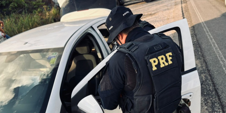 PRF prende motorista com mais de 50 munições na BR-101 em São José de Mipibu/RN