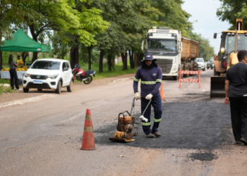 Prefeitura realiza manutenção na avenida Imigrantes