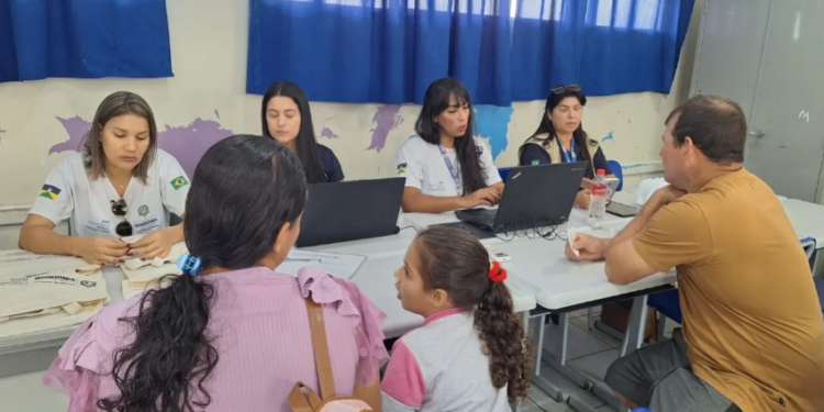 Atendimentos voltados à regularização fundiária reforçam ações de cidadania durante Rondônia Cidadã em Teixeirópolis