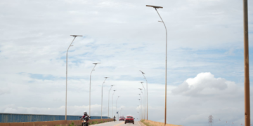 Prefeitura moderniza iluminação da ponte sobre o rio Madeira com tecnologia solar