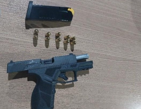 Polícia Militar prende homem por ameaça e posse irregular de arma durante ocorrência de violência doméstica