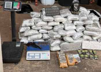 PF e PM/PR prendem cinco suspeitos e localizam depósito de drogas