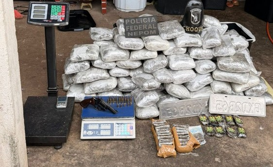 PF e PM/PR prendem cinco suspeitos e localizam depósito de drogas