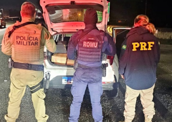 PRF apreende 140 kg de cocaína na BR-101 em Joinville com apoio da PM e Guarda Municipal