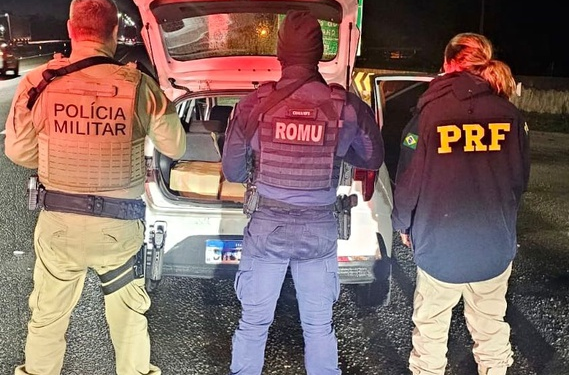 PRF apreende 140 kg de cocaína na BR-101 em Joinville com apoio da PM e Guarda Municipal
