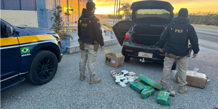PRF prende 4 pessoas com quase 50 quilos de drogas em Bagé