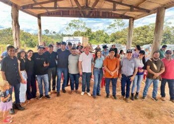 Deputada Federal Cristiane Lopes reforça apoio ao produtor rural durante solenidade em Cujubim