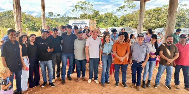 Deputada Federal Cristiane Lopes reforça apoio ao produtor rural durante solenidade em Cujubim