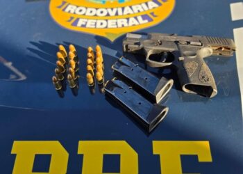 PRF prende motociclista com pistola 9mm, 2 carregadores e 20 munições na BR-040