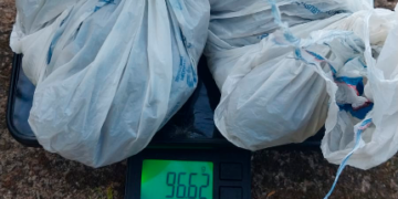 OURO PRETO DO OESTE – SUSPEITO É PRESO COM DROGAS DURANTE PATRULHAMENTO DA PM NO MORRO CHICO MENDES