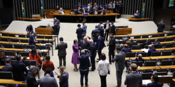 Câmara pode votar medida provisória sobre renovação automática da CNH nesta quinta-feira