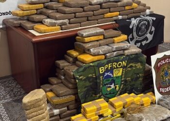 FORÇAS DE SEGURANÇA EM RONDÔNIA APREENDEM CERCA DE 300 KG DE DROGAS NO RIO MADEIRA
