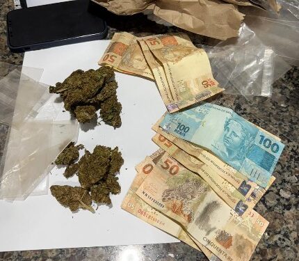 PM CONDUZ SUSPEITOS RECORRENTES NA PRÁTICA DE CRIMES POR ENVOLVIMENTO COM TRÁFICO DE DROGAS EM CACOAL