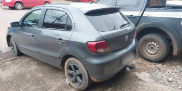 POLÍCIA MILITAR IDENTIFICA VEÍCULO USADO EM SÉRIE DE FURTOS E CONDUZ SUSPEITO À DELEGACIA EM PORTO VELHO