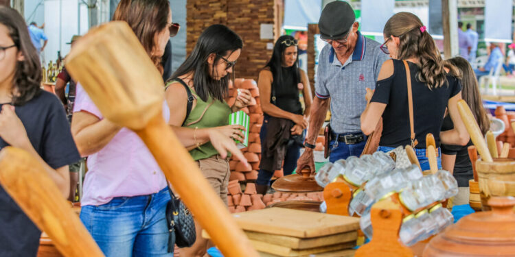 Economia dinâmica gera novas vagas de emprego em Rondônia; há mais de 2,2 mil oportunidades disponíveis