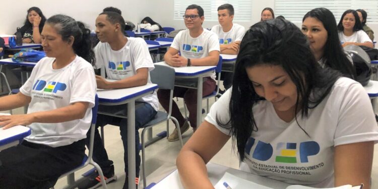 Inscrições para cursos profissionalizantes presenciais seguem até quinta–feira (14), em Porto Velho