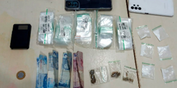 POLÍCIA MILITAR PRENDE TRIO SUSPEITO DE TRÁFICO DE DROGAS NO BOSQUE DOS IPÊS