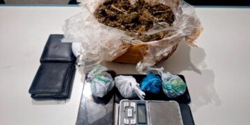 POLÍCIA MILITAR APREENDE QUASE MEIO QUILO DE DROGAS E PRENDE DOIS SUSPEITOS