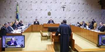 Shopping centers devem fornecer espaço de amamentação para empregadas das lojas, decide STF
