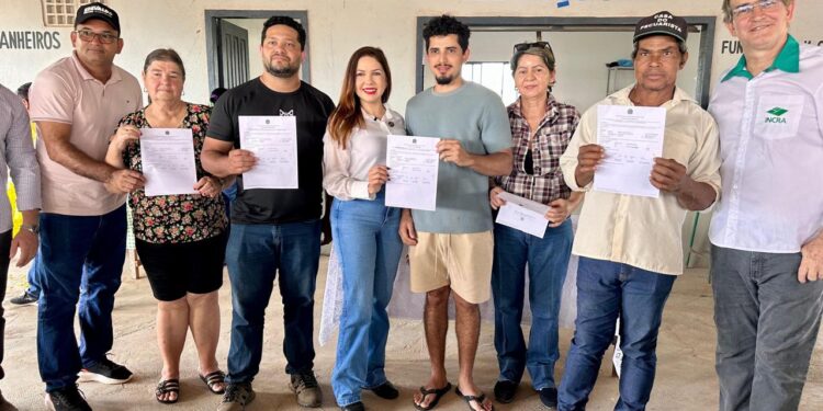 Cristiane Lopes participa da entrega de CCUs e consolida liderança na regularização fundiária em Rondônia
