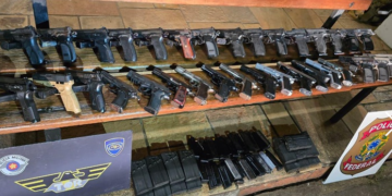 PF e PM/SP apreendem 33 pistolas e carregadores em Porto Feliz/SP