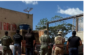 PF prende cinco pessoas e apreende 1.900 litros de combustível contrabandeado em Guajará-Mirim/RO