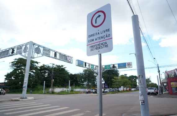 Direita Livre ajuda a reduzir filas e melhora fluidez do trânsito