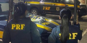 PRF apreende simulacro de arma de fogo e recupera celular roubado durante fiscalização na Zona Norte do Rio