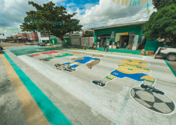 Prefeitura orienta moradores sobre pintura de ruas para a Copa
