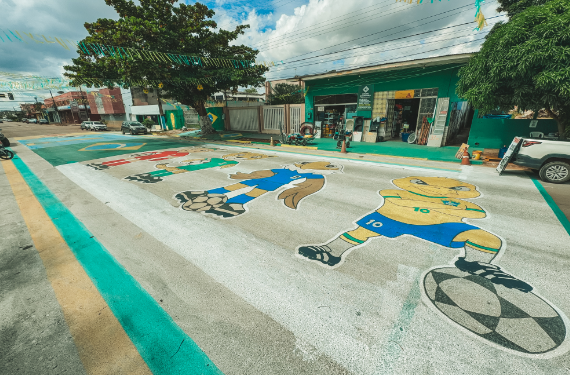 Prefeitura orienta moradores sobre pintura de ruas para a Copa