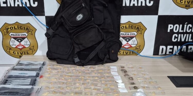 Operação integrada apreende drogas e materiais de tráfico em imóvel na Pinheiro Machado; dois são conduzidos ao DENARC