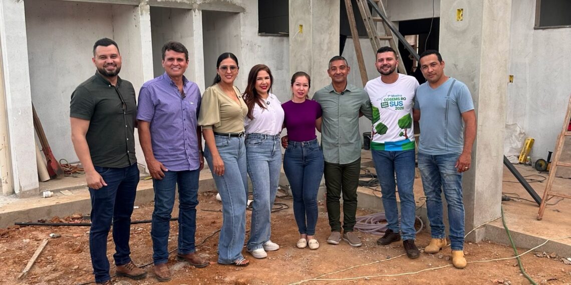 Com quase R$ 5 milhões investidos em Alto Paraíso, Cristiane Lopes acompanha reta final da nova UBS 