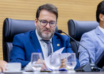 Deputado Alex Redano solicita nova operação tapa-buracos e reforço da sinalização na RO-459