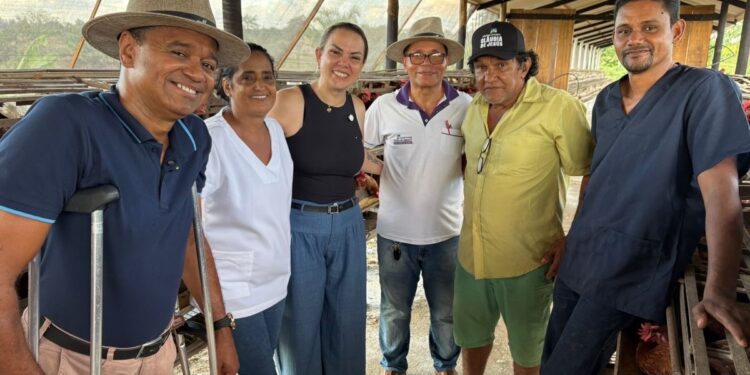 Cláudia de Jesus visita Granja Oliveira a convite do vereador Licomédio e fortalece compromisso com a agricultura familiar em Ji-Paraná