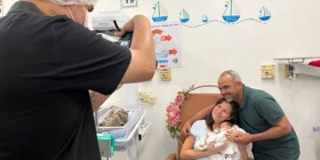 Hospital de Base inicia projeto “Amor em Fotos” e recém-nascidos internados recebem ensaios fotográficos afetivos