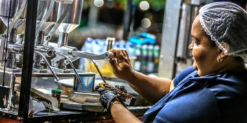 Rondônia demonstra dinamismo econômico com 2.398 vagas de empregos disponíveis na plataforma do governo do estado