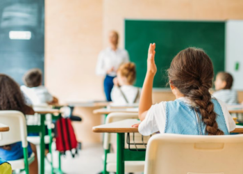 Sancionada lei que reajusta piso salarial dos professores da educação básica para R$ 5,1 mil