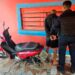 ADOLESCENTE É APREENDIDO PELA PM CONDUZINDO MOTOCICLETA FURTADA