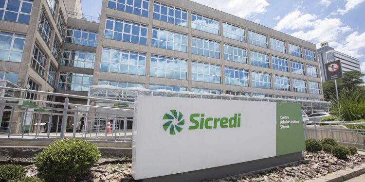 Associados do Sicredi recebem R$ 1,4 bilhão de resultados