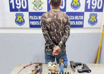 POLÍCIA AMBIENTAL LOCALIZA ARMAS E MATERIAIS PARA RECARGA DE MUNIÇÕES DURANTE FISCALIZAÇÃO