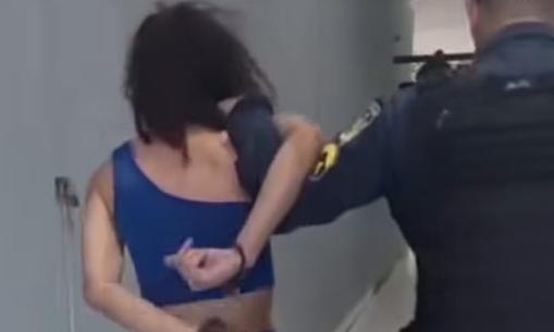 VEJA O VÍDEO:Dirigindo furiosa, estudante quebra portão e mata Idoso de 66 anos