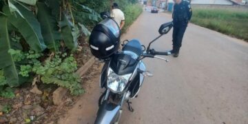 Homem é preso após confessar furto e ser flagrado realizando manobras perigosas com motocicleta em Ji-Paraná