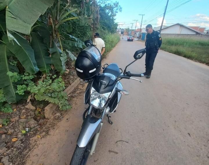 Homem é preso após confessar furto e ser flagrado realizando manobras perigosas com motocicleta em Ji-Paraná