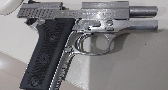 Homem é preso por porte ilegal de arma de fogo durante abordagem na BR-429